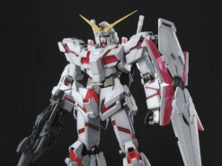 Bandai MG 1/100 RX-0 Unicorn Gundam